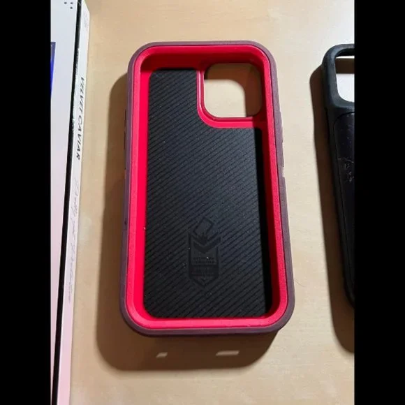 Bundle of iPhone 12 Pro Cases - Picture 5 of 10